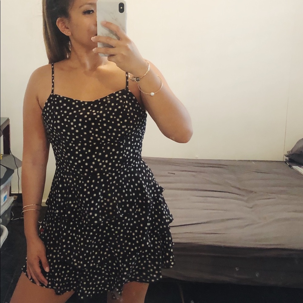 🚫SOLD🚫 Ruffle dress - Picture 1 of 5